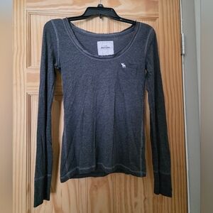 Gray Long Sleeve Top *Light Fabric Wear*